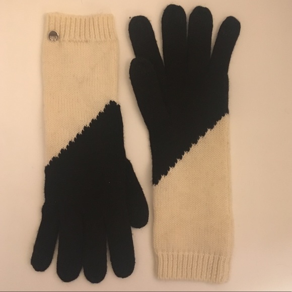 Ugg Fine Gauge Colorblock Knit Smart Gloves - Picture 2 of 5